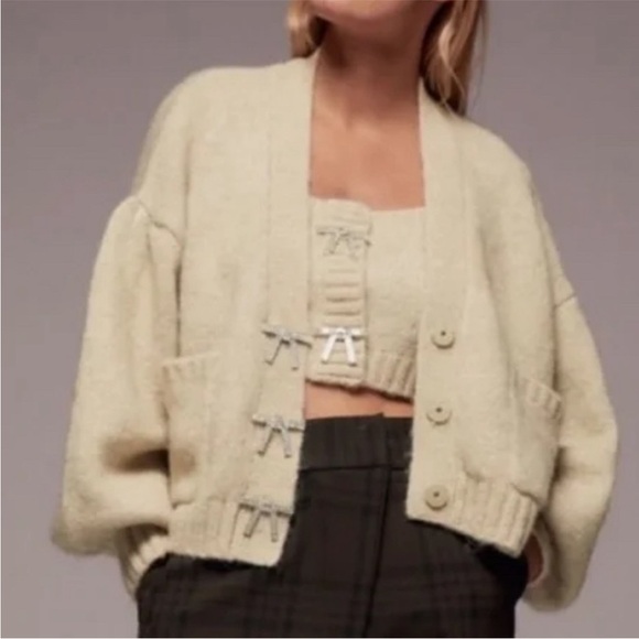 Zara Soft Cream Knit Sweater - Picture 3 of 9